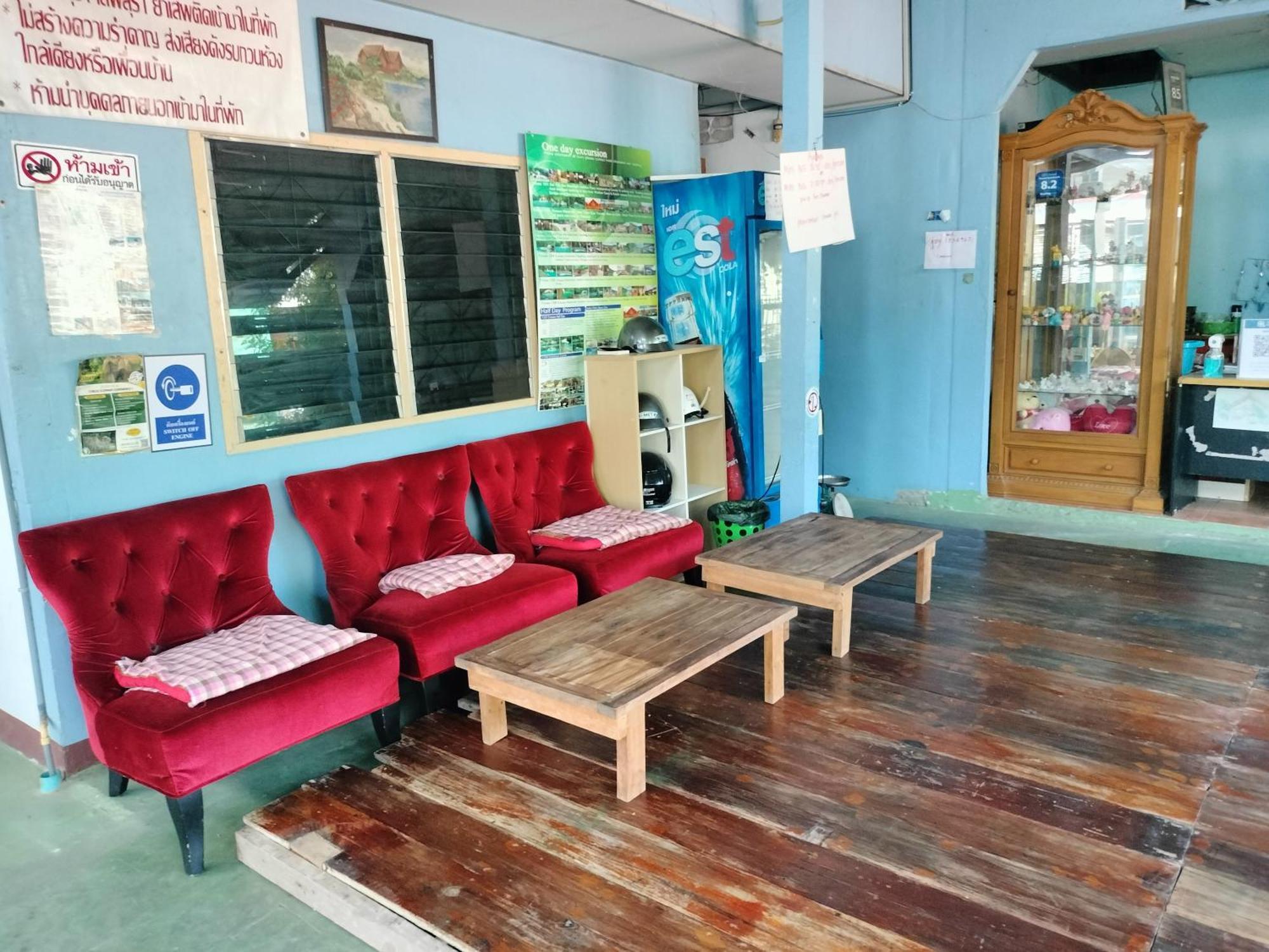 Canaan Guesthouse Kanchanaburi Bagian luar foto