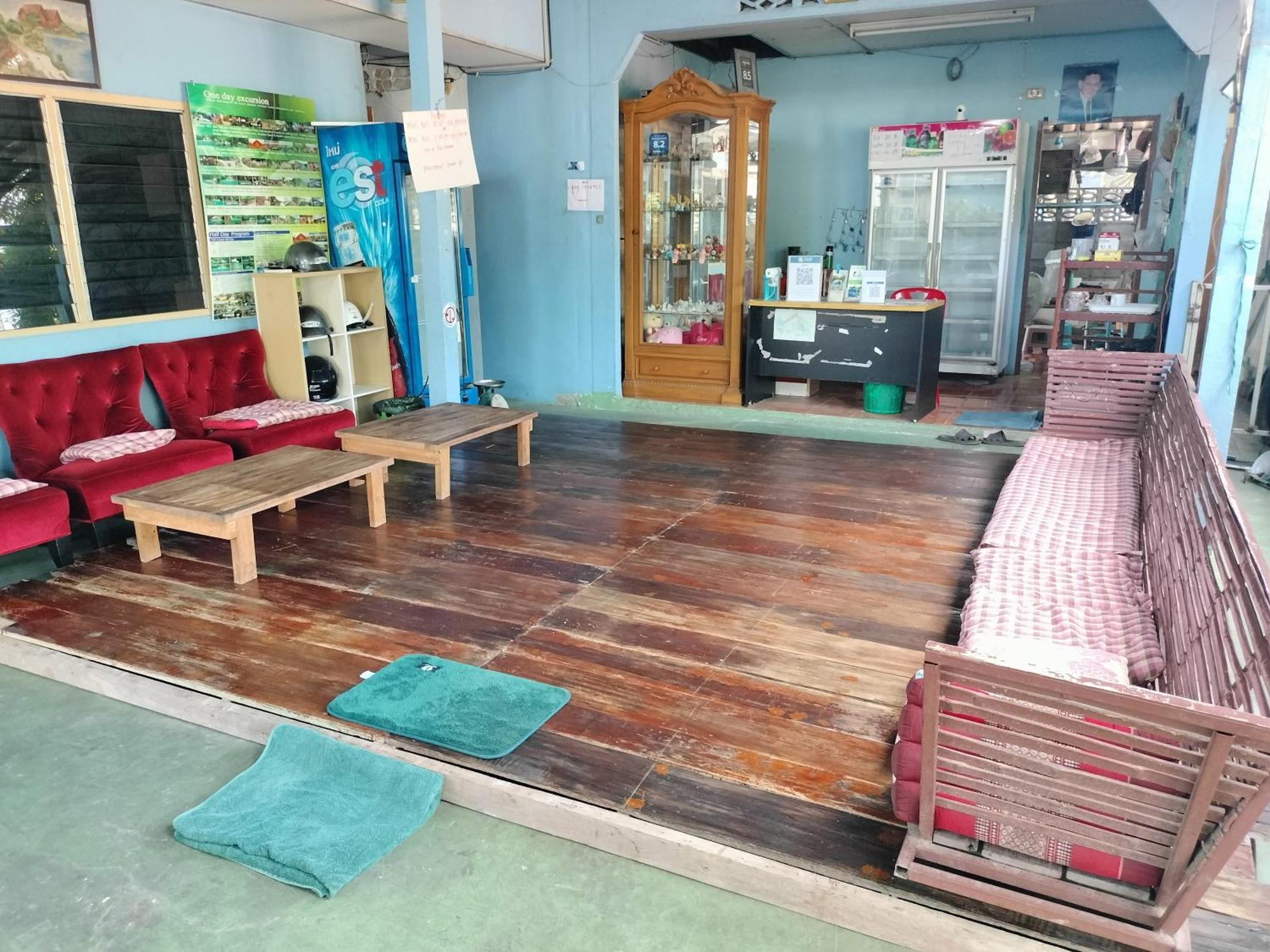 Canaan Guesthouse Kanchanaburi Bagian luar foto