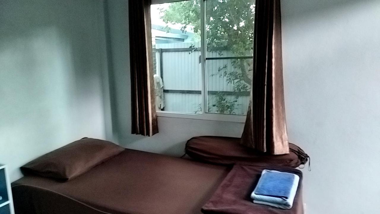 Canaan Guesthouse Kanchanaburi Bagian luar foto